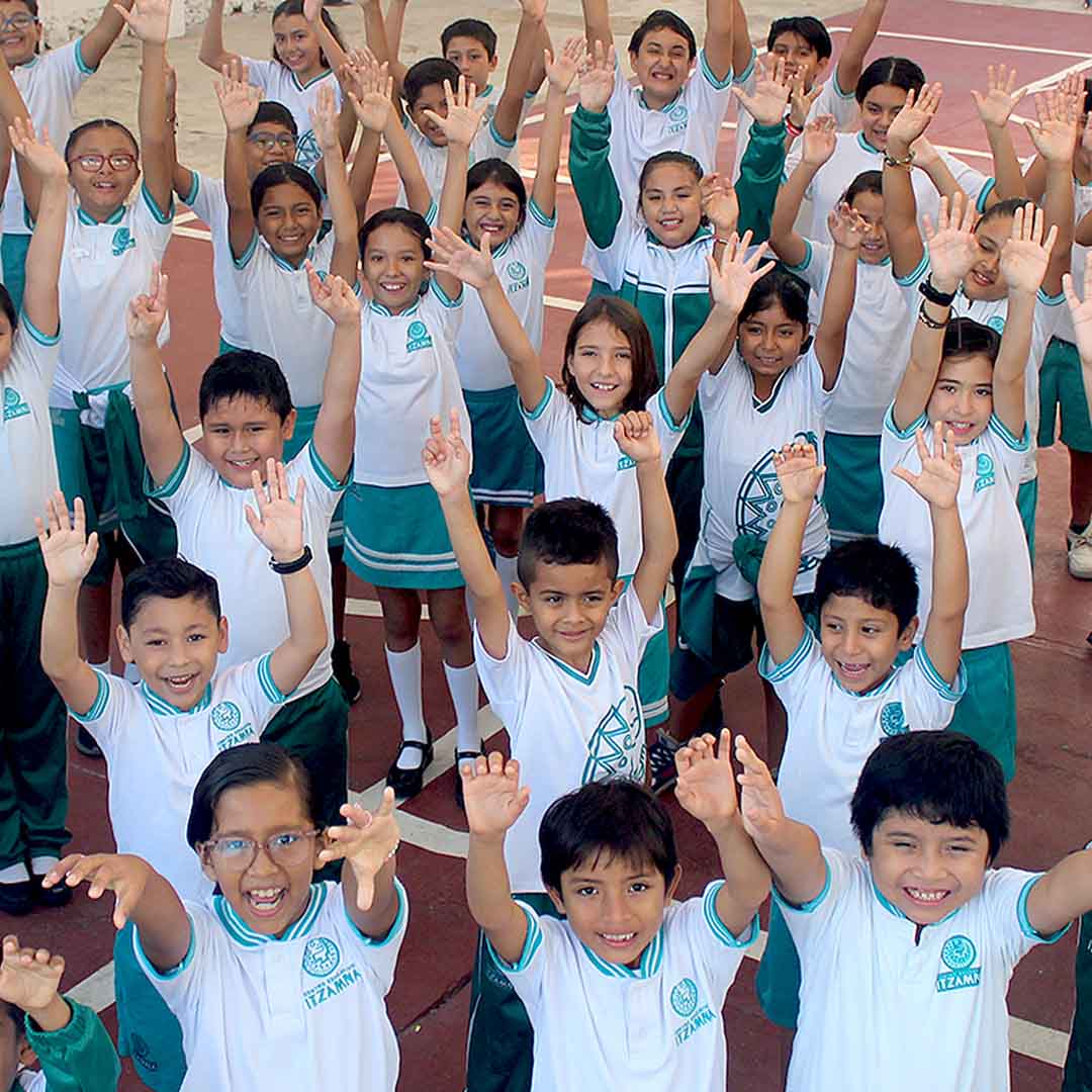 Niños felices en escuela merida yucatan Niños felices en escuela merida yucatan